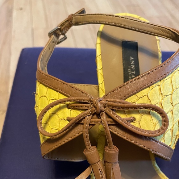 Ann Taylor yellow fish leather heels - Picture 4 of 6